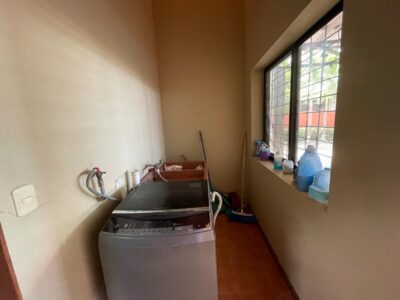 SE VENDE CASA EN ROBLE PUNTARENAS